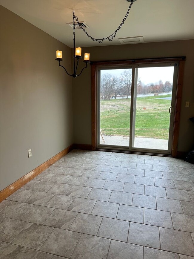 Building Photo - 3 Bedroom Townhouse Leola