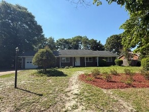 Building Photo - Spacious 4 Bedroom Home with Bonus Room & Large Fenced Backyard