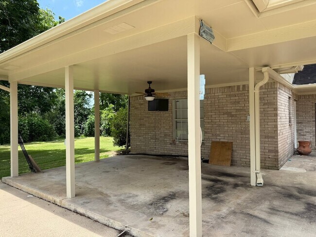 Building Photo - 831 Avenue L