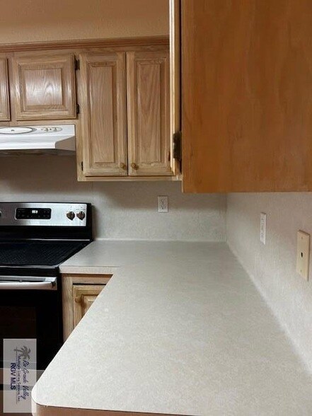 Building Photo - 944 Alta Mesa Blvd