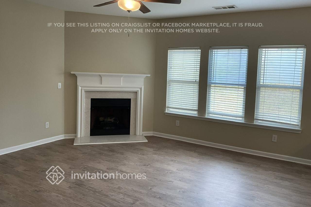 Building Photo - 225 Alamosa Path SW
