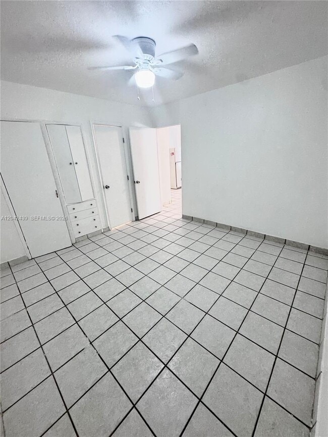 Building Photo - 2732 SW 22nd St