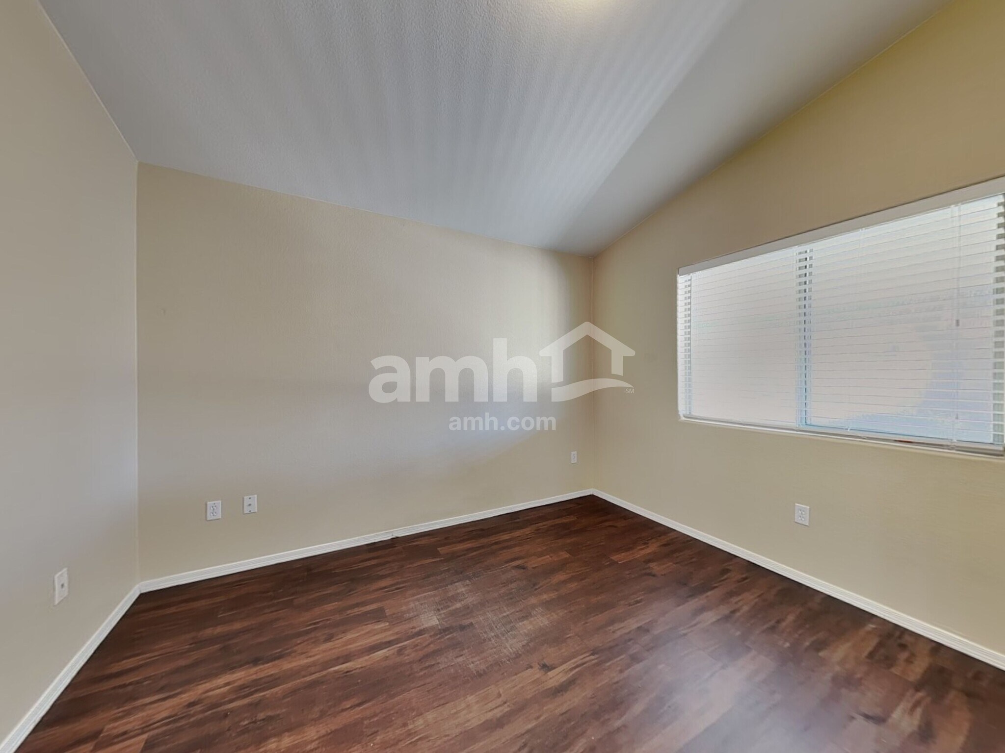 Building Photo - 2435 W Waterway Pl