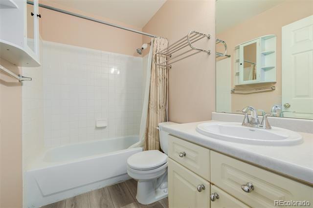 Building Photo - 9688 Queenscliffe Dr