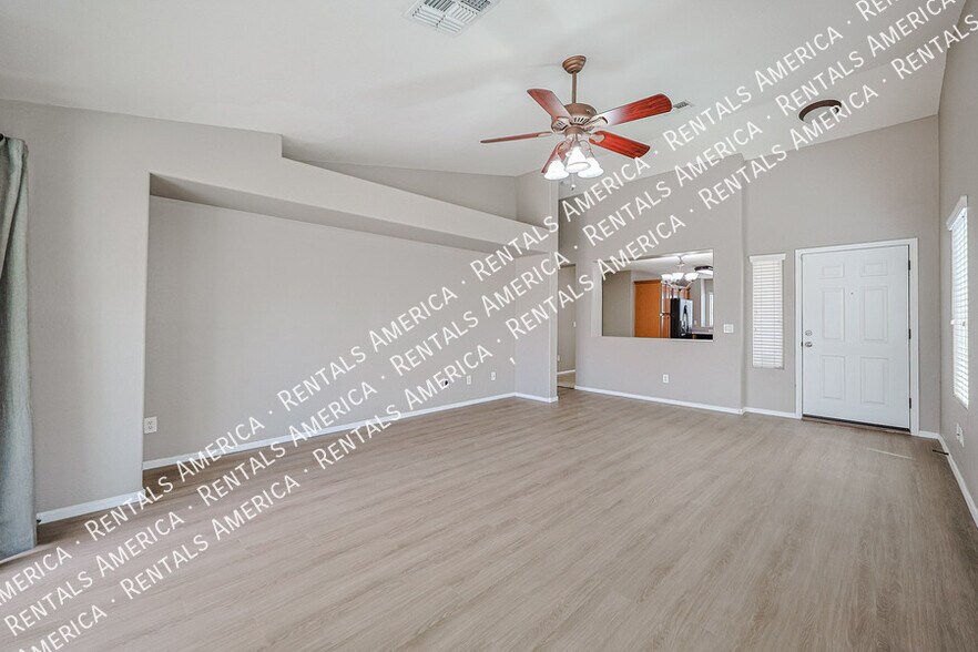 Building Photo - 6814 S 36th Ln