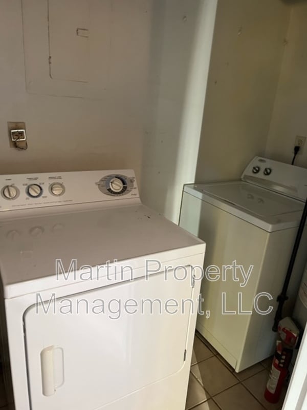 Building Photo - 65 Kennedy Dr