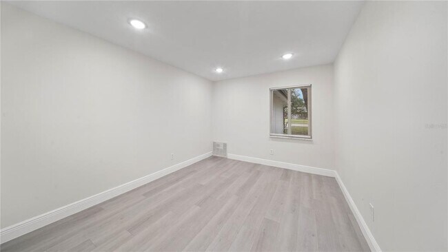 Building Photo - 2662 Derbyshire Rd