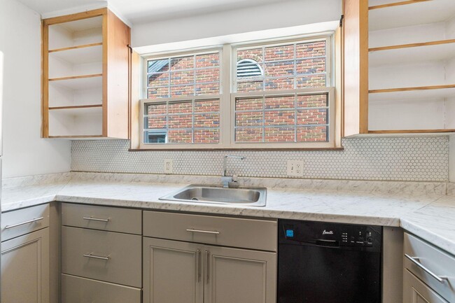 Building Photo - 57 N Burgess Ave
