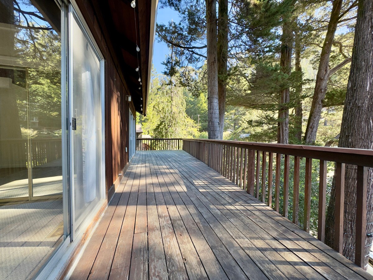 Building Photo - 6583 Valley View Rd