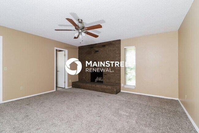 Building Photo - 3 Bedroom Pet-Friendly Home in Yukon, OK w...