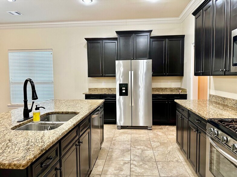 Building Photo - 18176 Old Reserve Dr