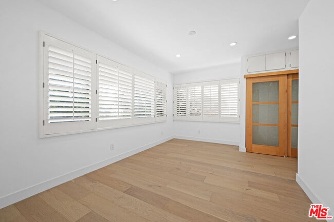 Building Photo - 435 Dalehurst Ave