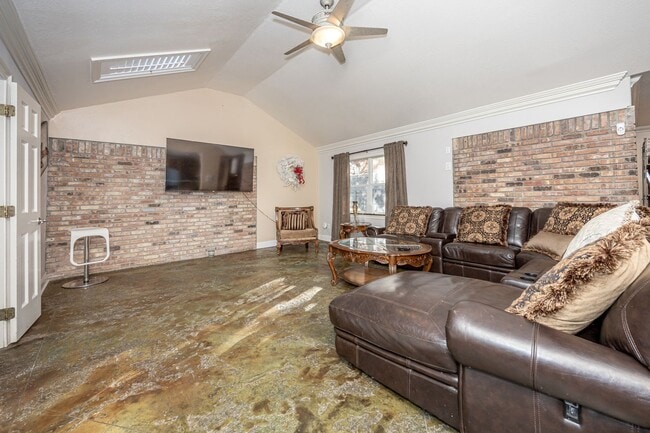 Building Photo - 3 Bedroom 2 Bath Back Bay Luxury Rental Home