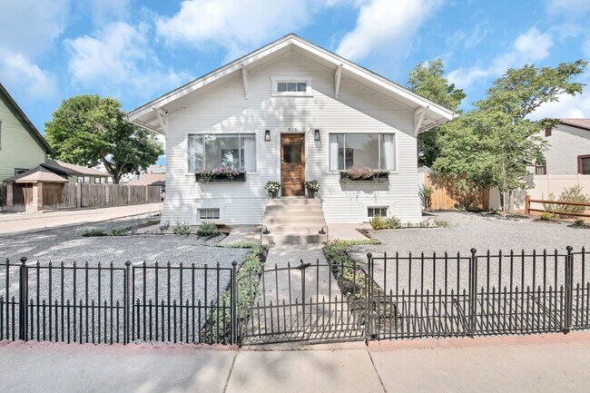 Building Photo - 825 N 7th St