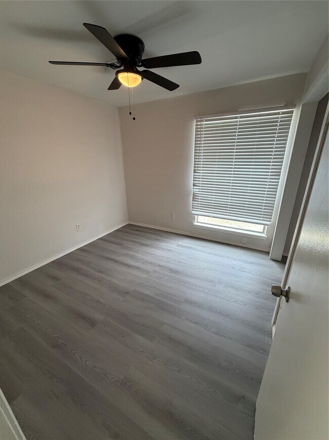 Building Photo - 6618 McCullum Rd