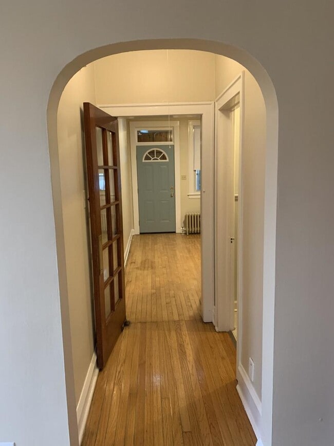 Building Photo - 3038 N Central Ave