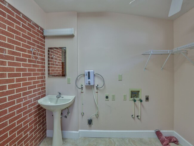 Building Photo - 2950 Meginnis Arm Rd