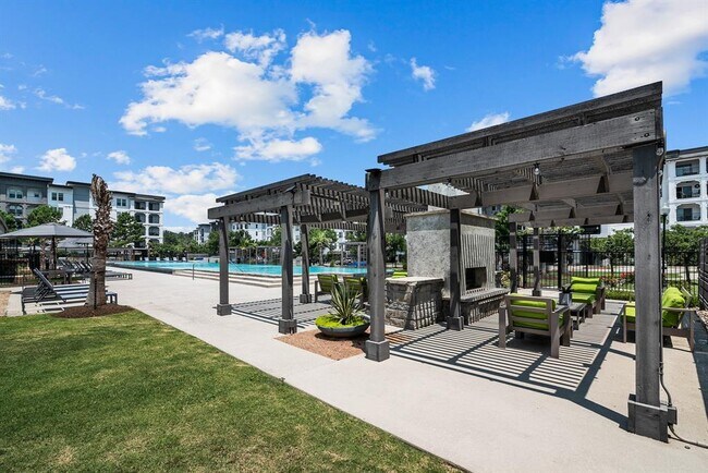 Building Photo - 366 FM 1488