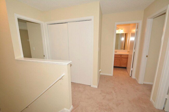 Building Photo - Pike Township 4 bedroom home