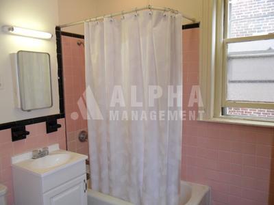 Building Photo - 18 Euston St