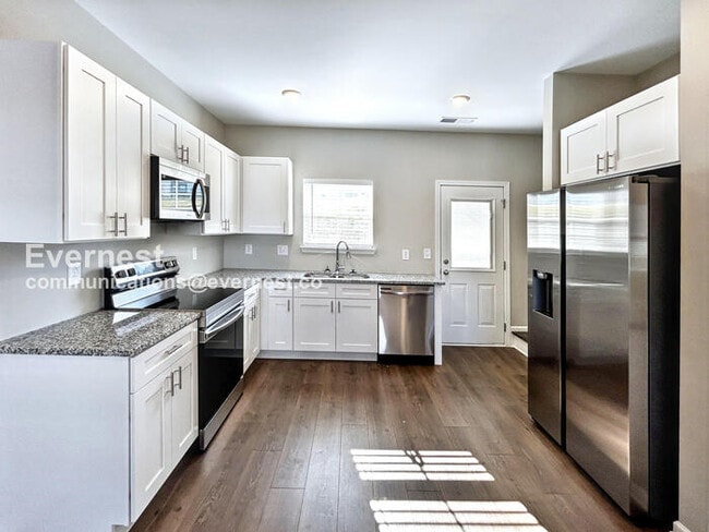 Building Photo - 246 Tara Ct