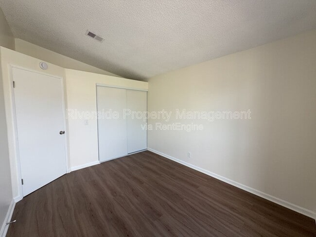 Building Photo - 11883 Bayless St