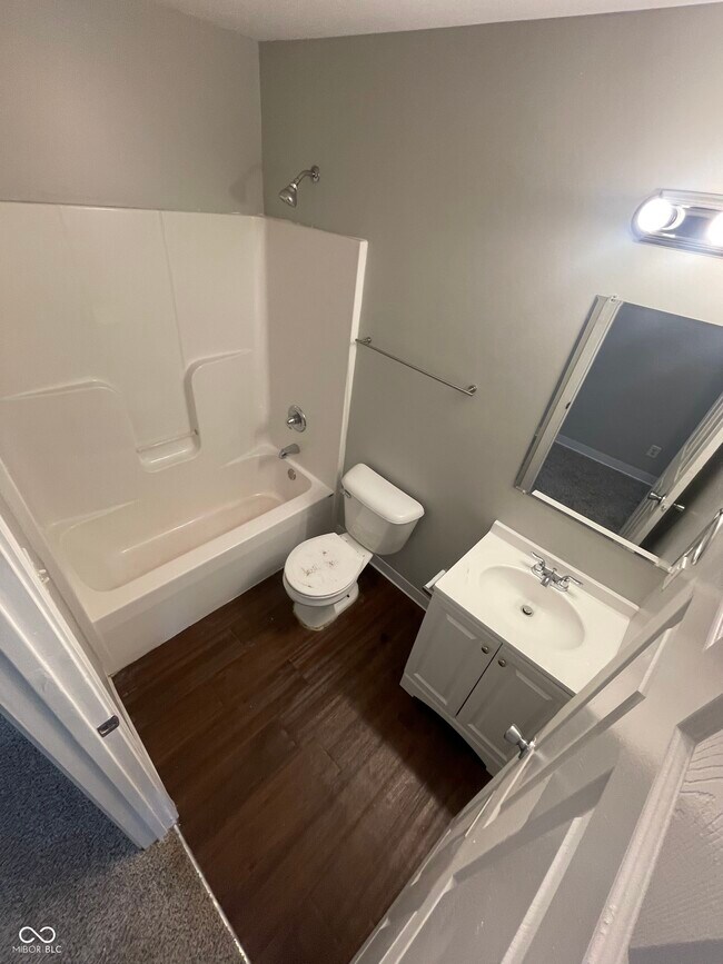 Building Photo - 2045 N Dearborn St