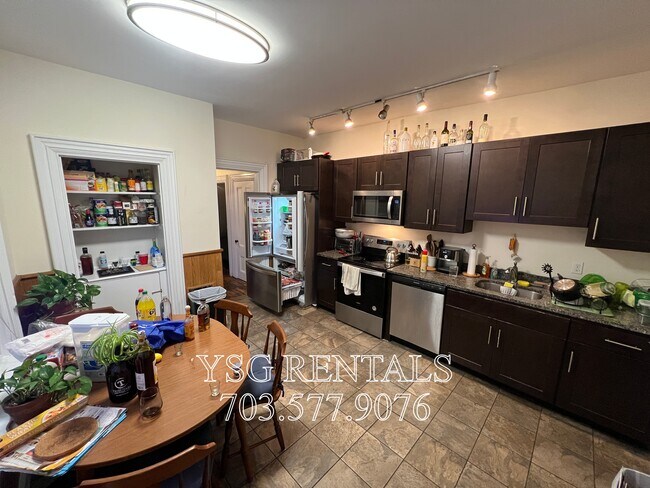 Building Photo - 25 Linwood St