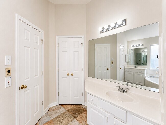 Building Photo - 20410 Nelva Park Ct