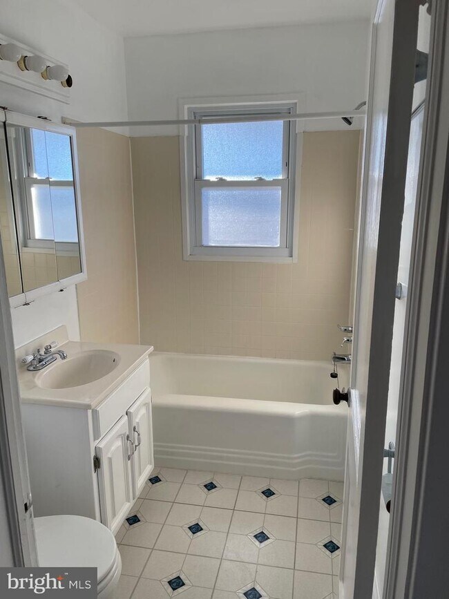 Building Photo - 4021 Locust St