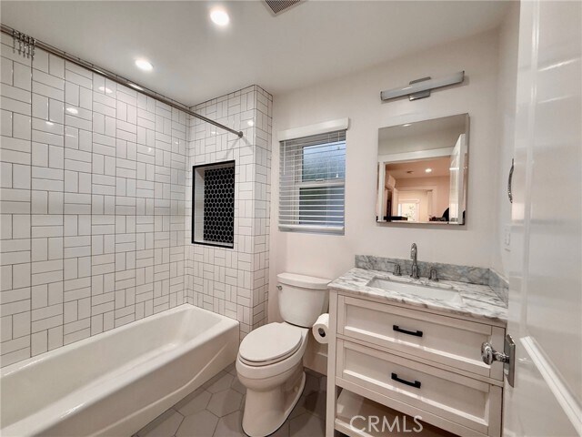 Building Photo - 827 Cliff Dr