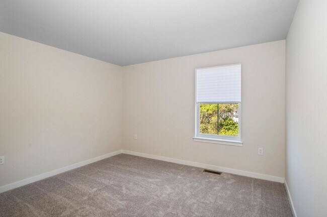 Building Photo - Brand New - 4Bed, 2.5Bath Townhouse in Pot...