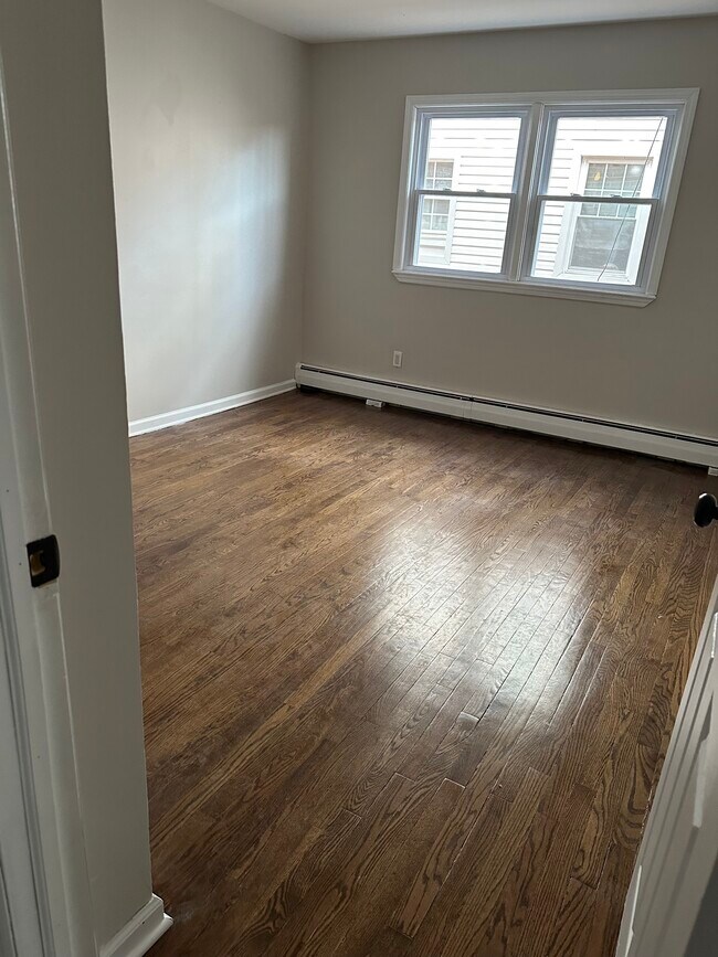 Building Photo - 64 40th St