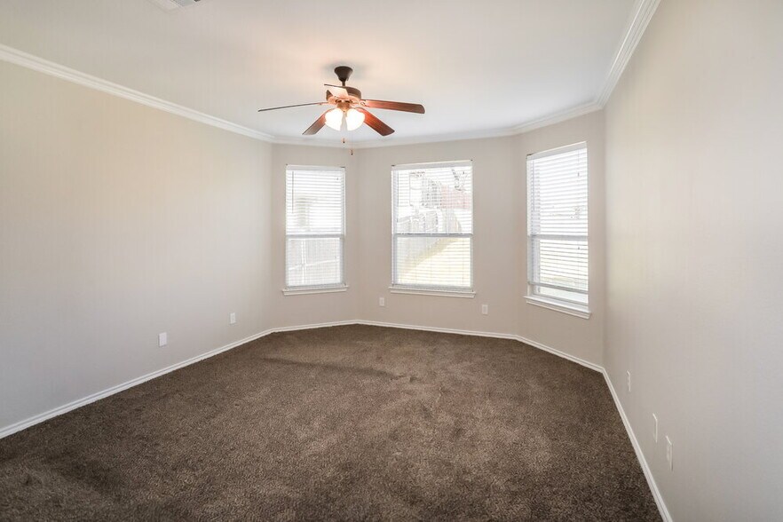 Building Photo - 8645 Glenburne Dr