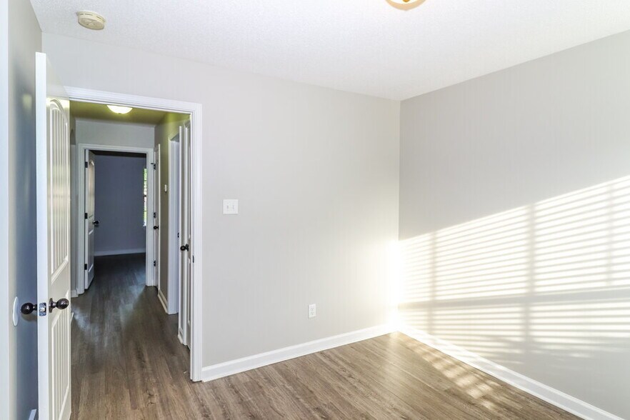 Building Photo - 1609 Sawmill Creek Ln