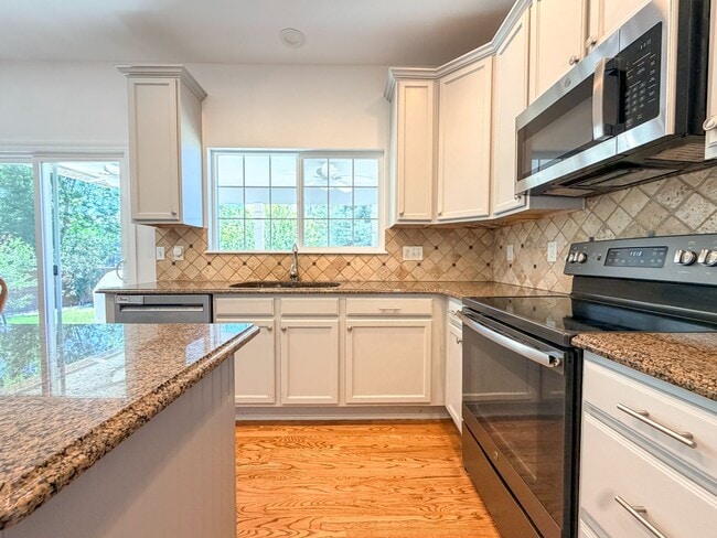 Building Photo - Beautiful, Spacious Home in Highlands Ranch