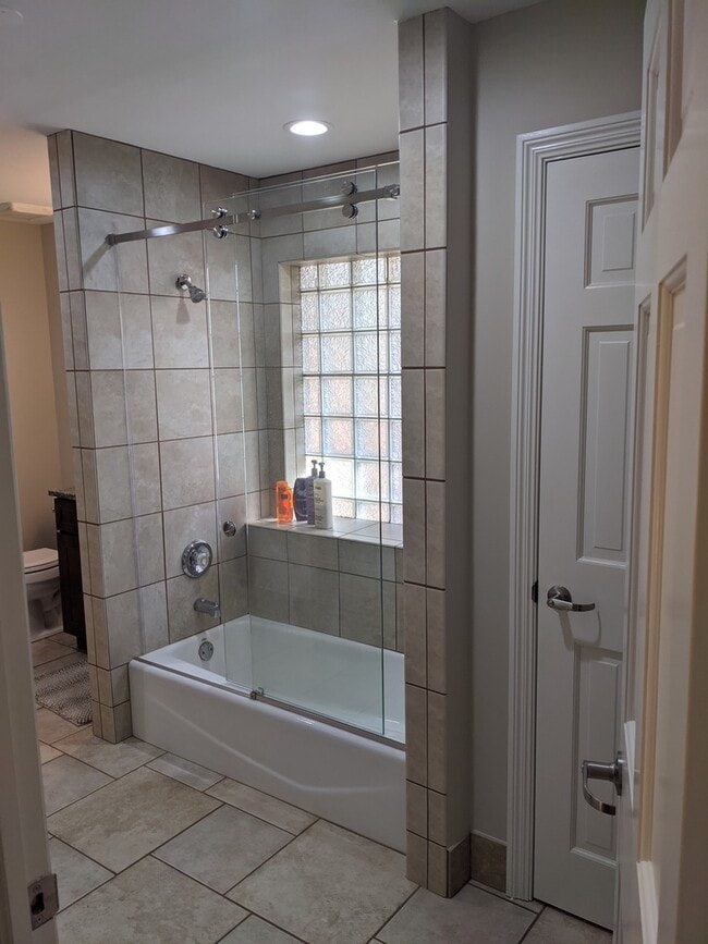 Building Photo - 2835 Reserve Ct
