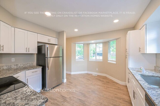 Building Photo - 3289 S Espana Cir