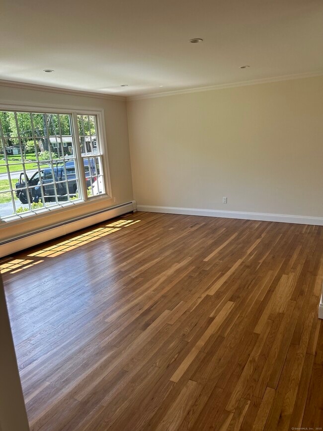 Building Photo - 16 Topcrest Ln