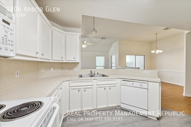 Building Photo - 1806 Arbor Glen