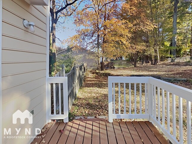 Building Photo - 915 Horton Rd