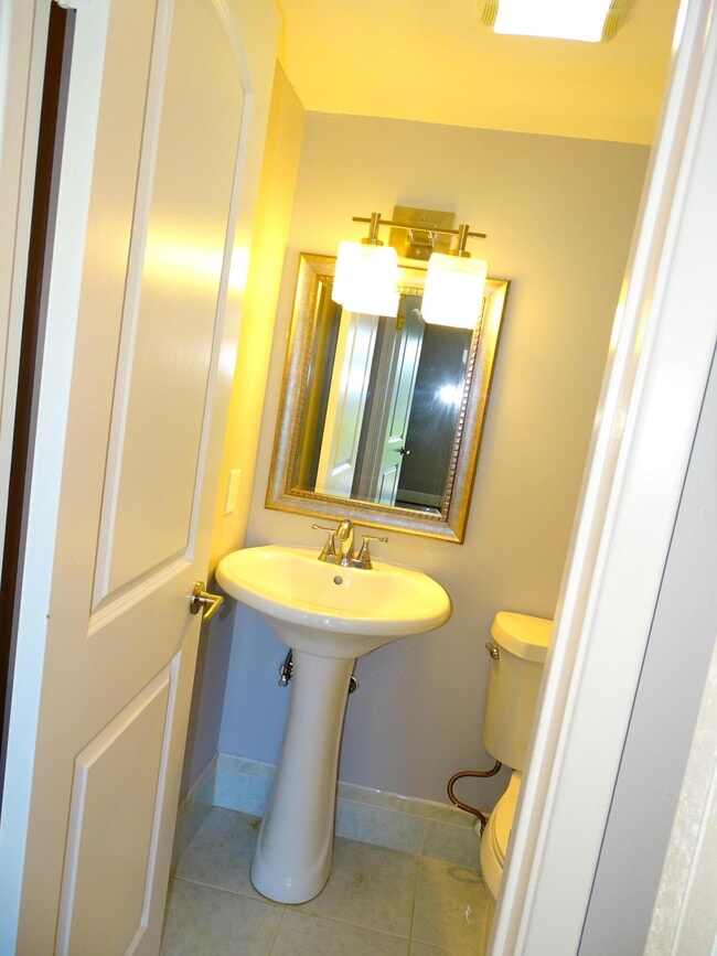 Building Photo - 2200 Springdale Blvd