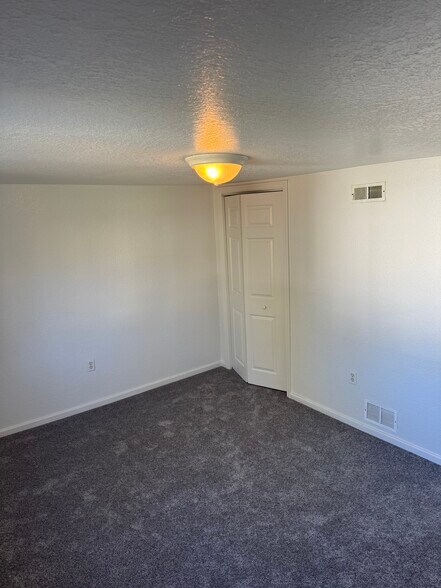 Building Photo - 313 Wagner Ave