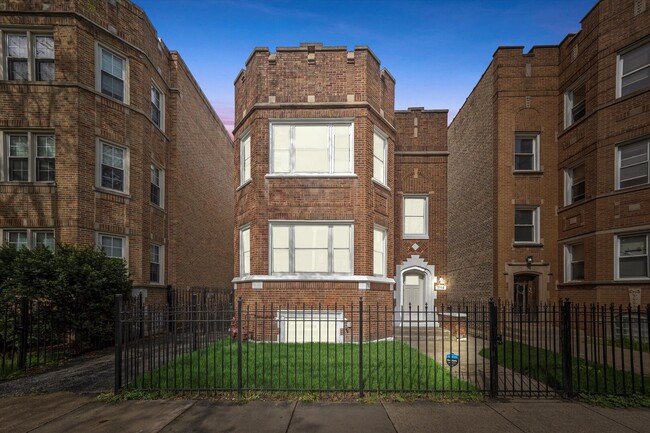 Building Photo - 7716 S Kingston Ave