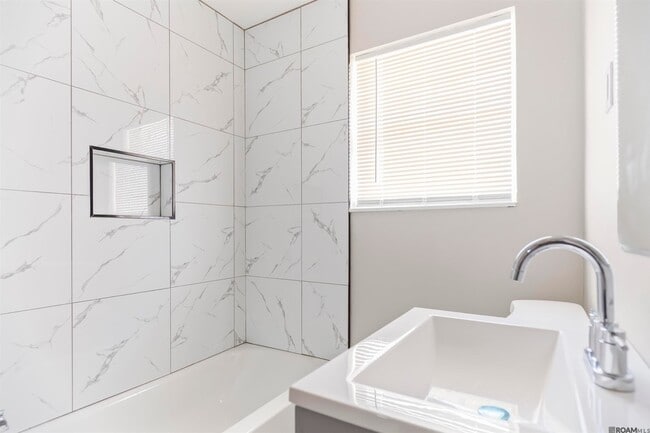 Building Photo - 1455 Marilyn Dr