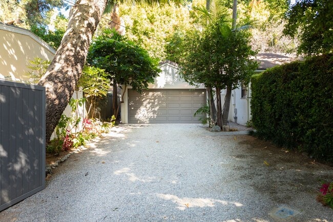 Building Photo - Fully Furnished Hollywood Hills Retreat | Private, Gated, Monthly Rental