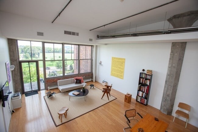 Building Photo - 156 Porter St