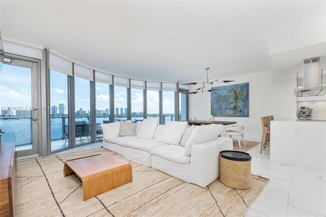 Building Photo - 17301 Biscayne Blvd