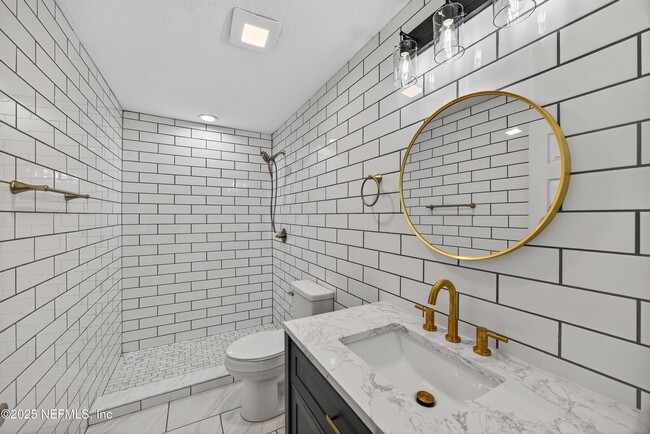 Building Photo - 2315 Park St