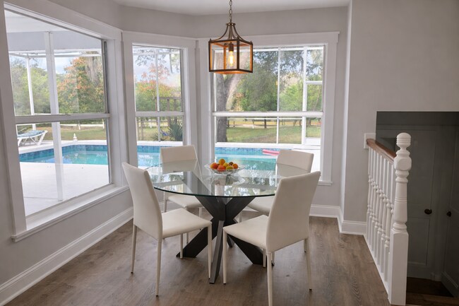 Building Photo - Private Sarasota Estate with Pool and In-Law Suite – 3,000 SF of Flexible Living